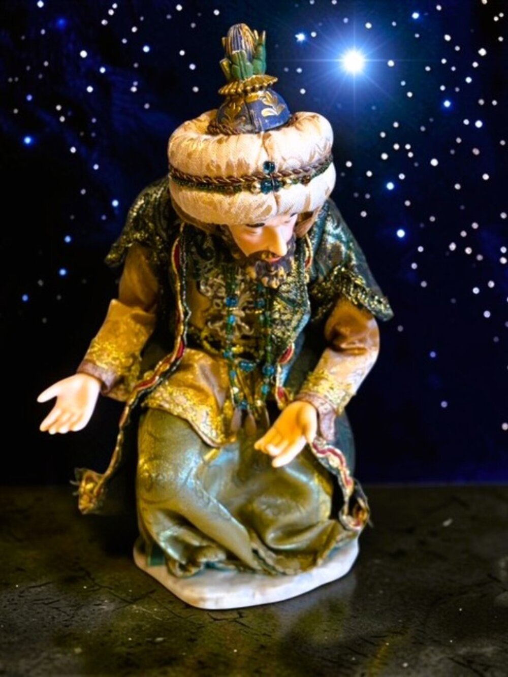 Members Mark 2005 Nativity Replacement Figurine Kneeling Wise Man Magi King
